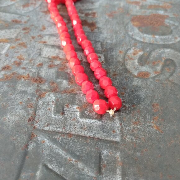 Vintage Scarlet Red Glass Necklace Molded Faceted Beads - Picture 2 of 10